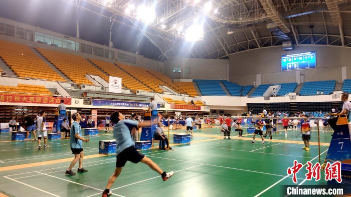 厦门举办高校校长羽毛球赛 传承陈嘉庚体育教育