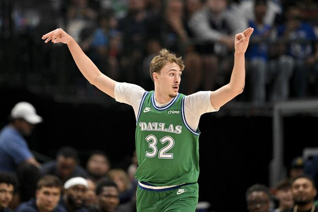 独行侠小将弗拉格砍51分 创NBA历史最年轻50分纪录