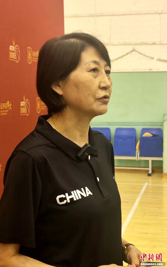 秦皇岛训练基地两支国字号队伍公开训练，U18女