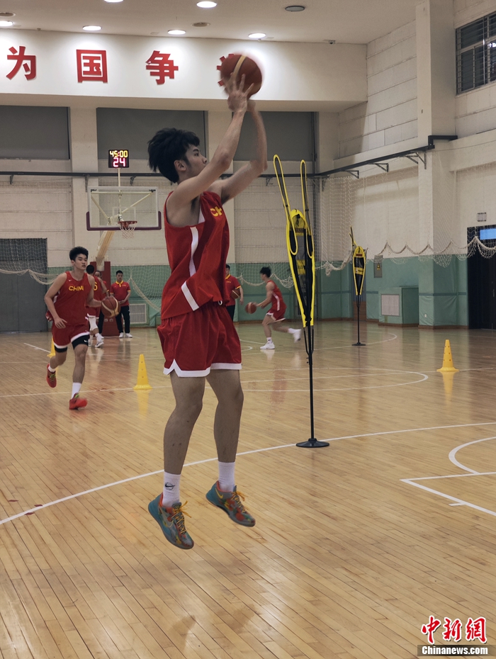 秦皇岛训练基地两支国字号队伍公开训练，U18女