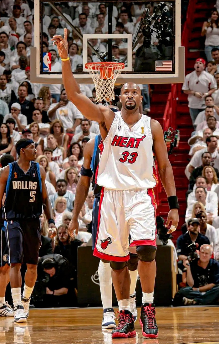 英超豪门欧冠赛场上演惊天逆转 两球落后完成绝