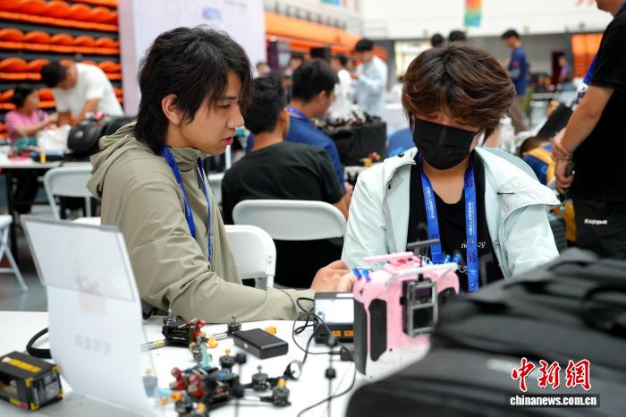 靖边站开启2025年中国无人机竞速联赛，82支俱乐